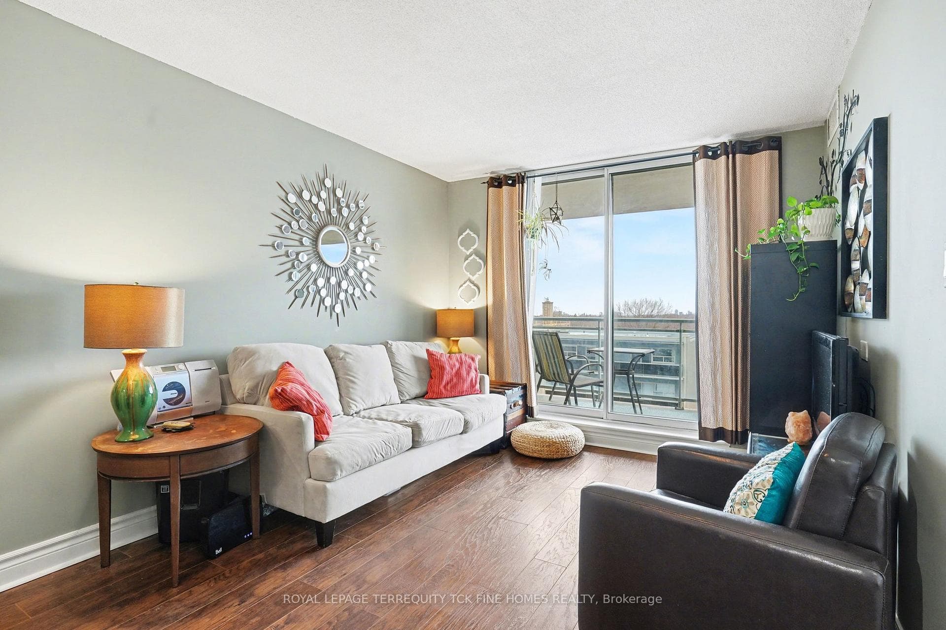 398 Eglinton Avenue Unit 1009 - Condo photo 5 of 39 in Leaside / Davisville, Ontario