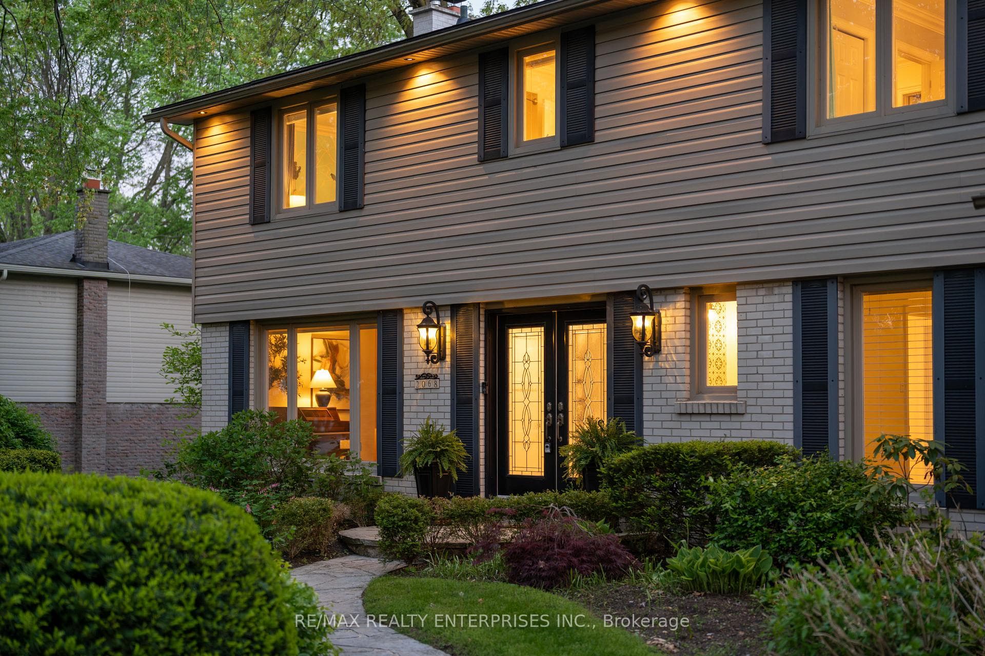 2068 Tenoga Drive - Detached photo 4 of 47 in Mississauga, Ontario