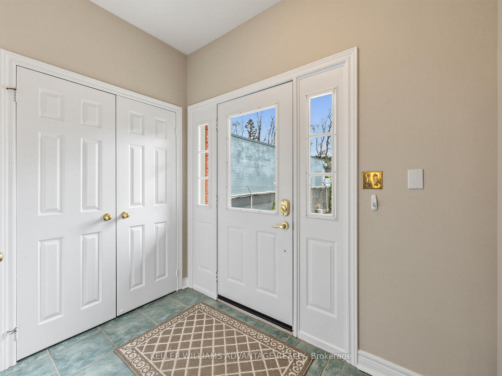 98 Coalport Drive - Detached photo 2 of 34 in Birch Cliff / Cliffside, Ontario