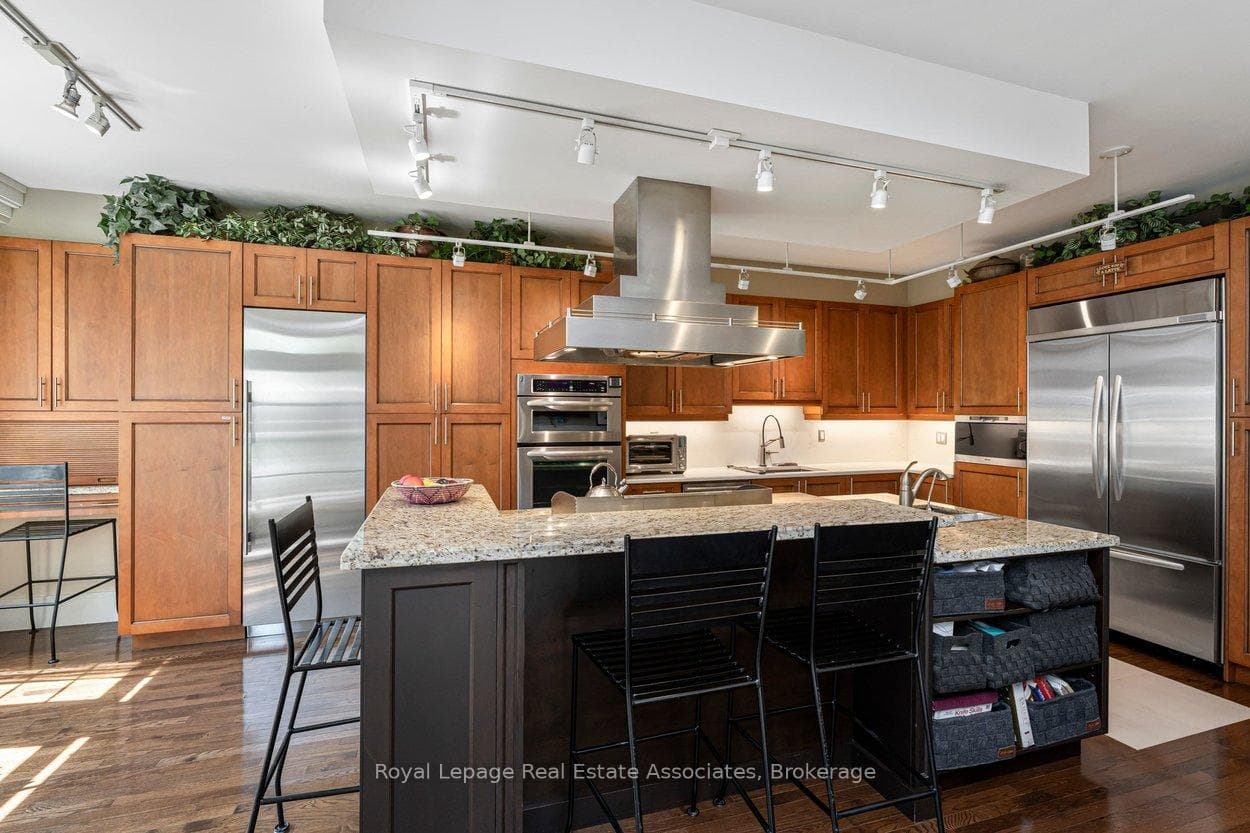 4135 Shipp Drive Unit 20 - Condo photo 16 of 50 in Mississauga, Ontario