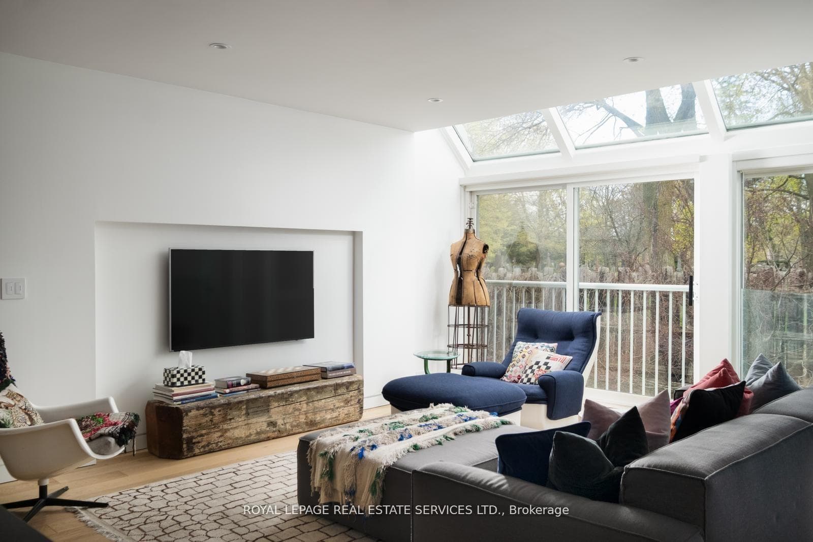 390 Wellesley Street Unit 16 - Condo photo 1 of 27 in Regent Park / Cabbagetown / St. James Town, Ontario