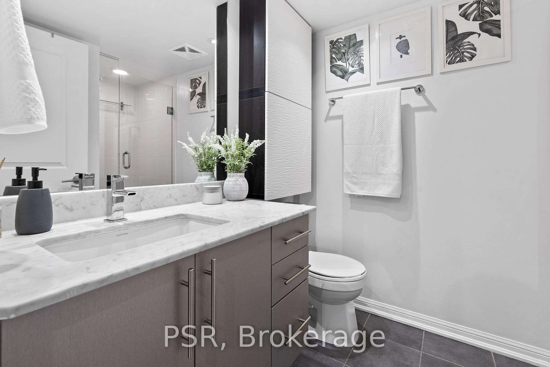 38 Grand Magazine Street Unit 1031 - Condo photo 14 of 25 in Downtown Toronto / Waterfront, Ontario