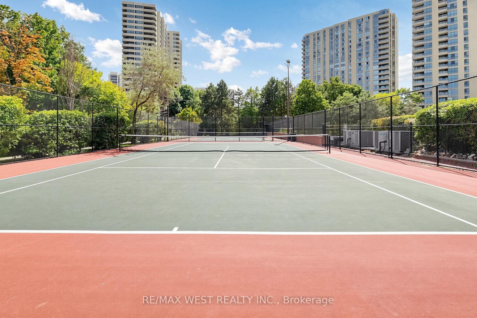 5 Concorde Place Unit 1302 - Condo photo 46 of 47 in Don Mills / Parkwoods / Victoria Village, Ontario
