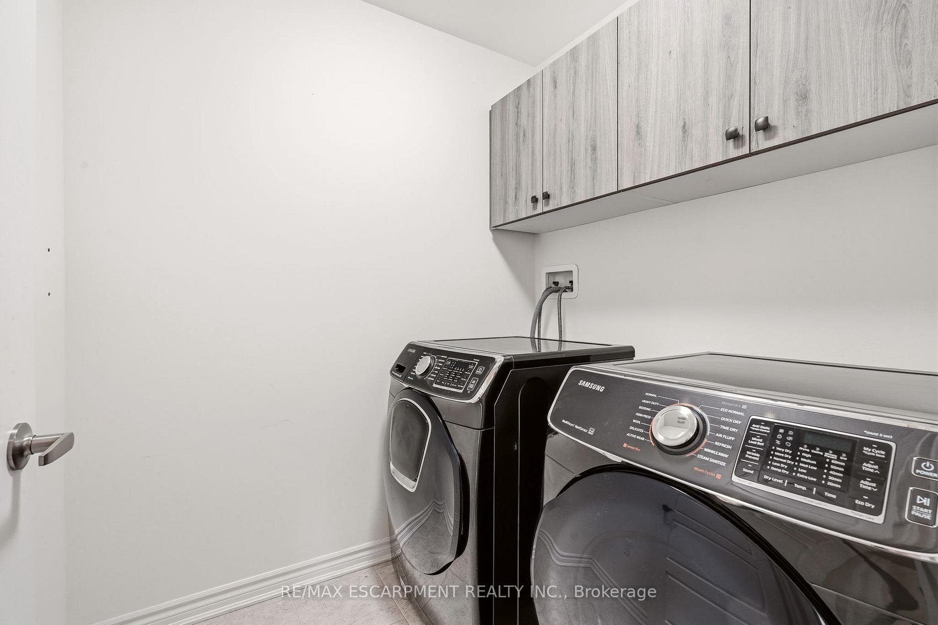 1364 Sycamore Garden - Townhouse photo 37 of 43 in Milton, Ontario