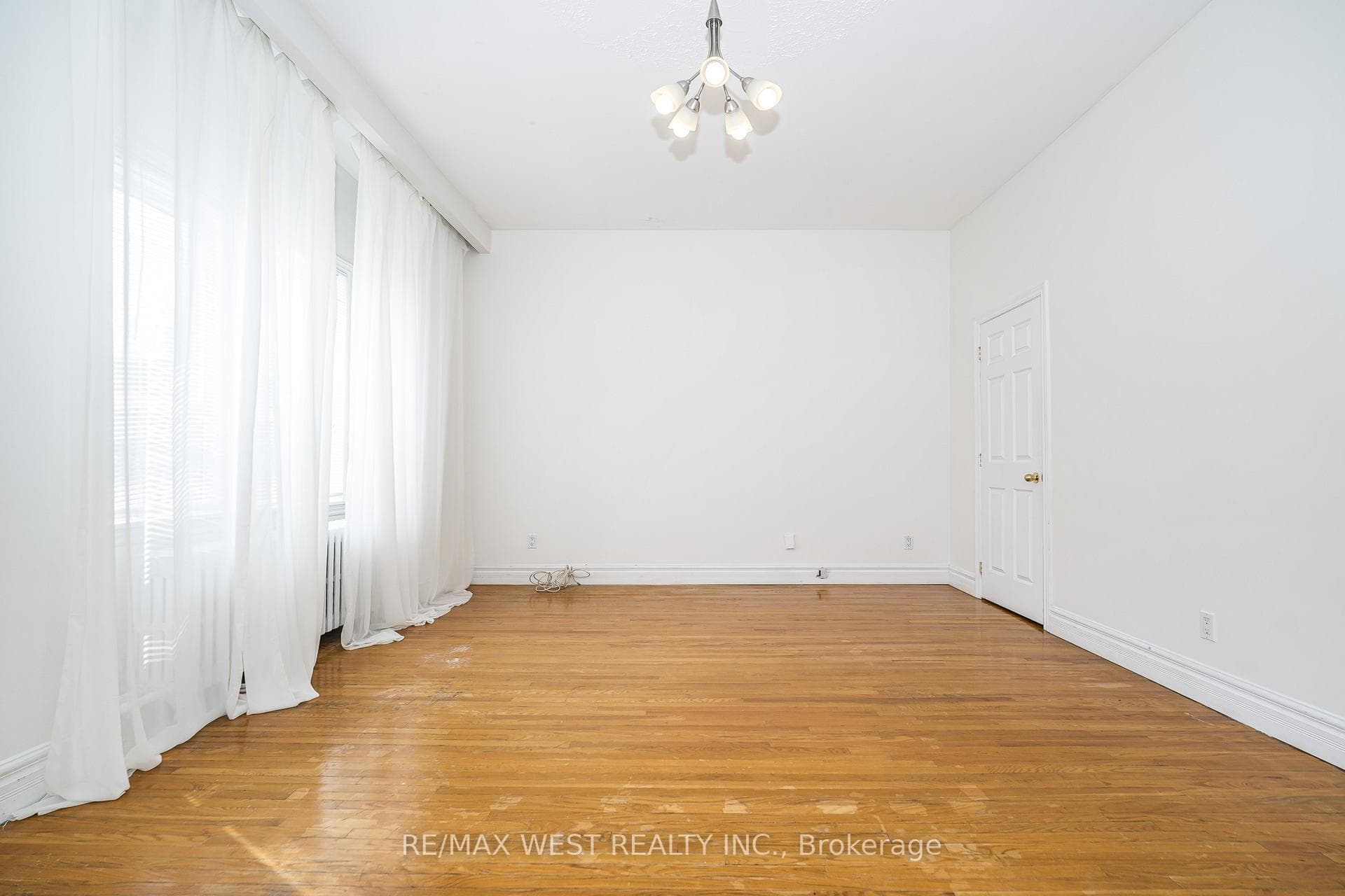 404 Manning Avenue - Semi-Detached photo 22 of 41 in Downtown Toronto / Waterfront, Ontario