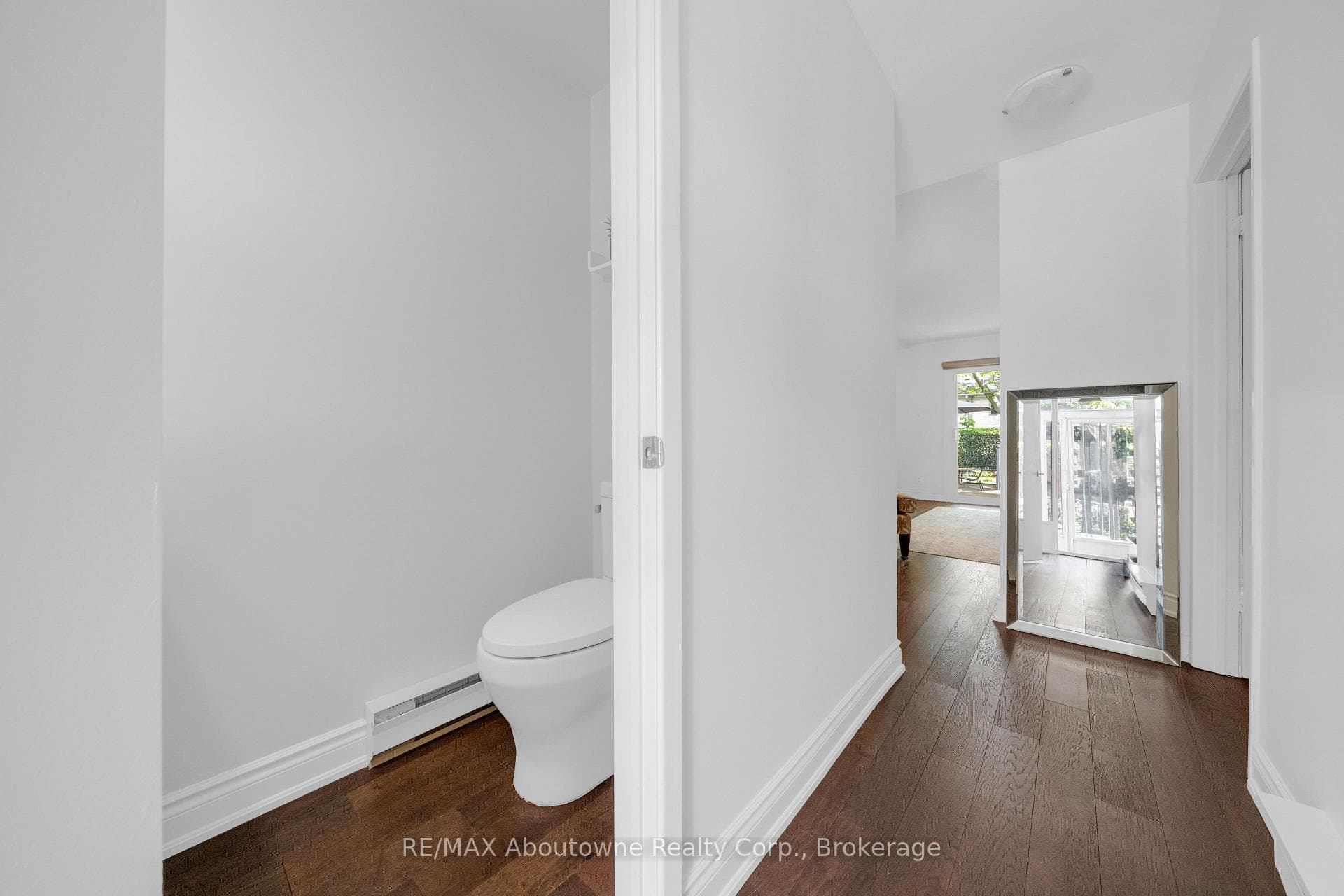 1270 Gainsborough Drive Unit 35 - Condo photo 6 of 50 in Oakville, Ontario