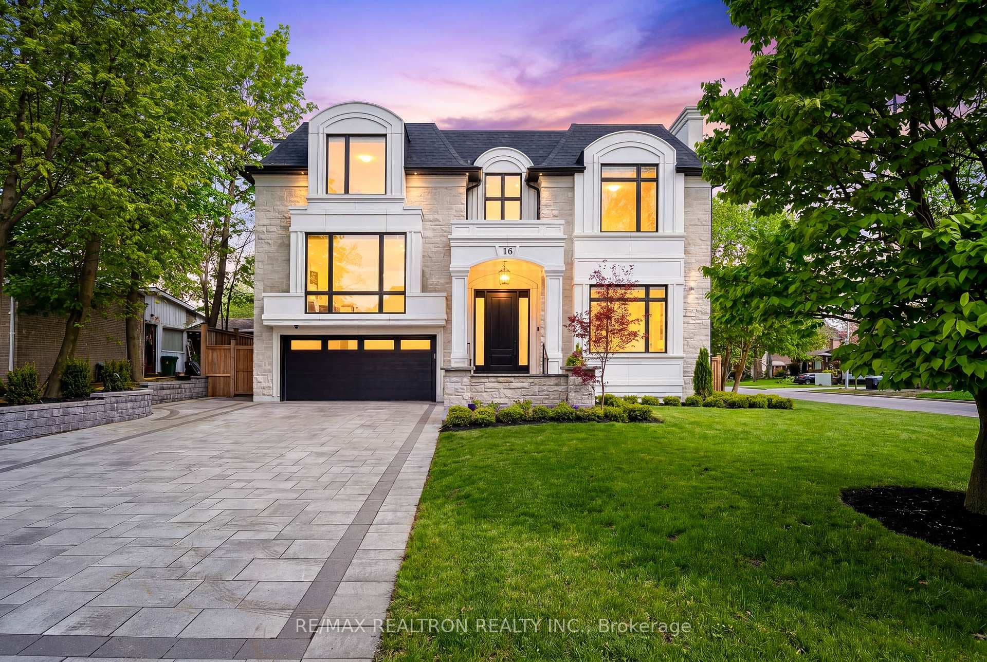 16 Ballyronan Road - Detached photo 2 of 37 in Don Mills / Parkwoods / Victoria Village, Ontario