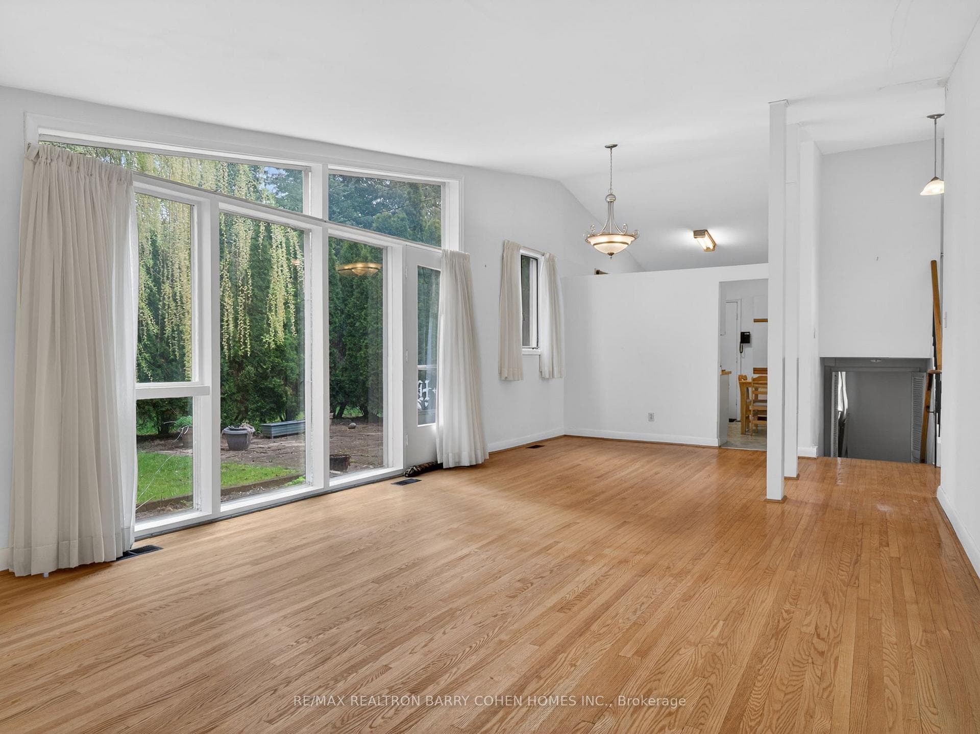 4 Malabar Place - Detached photo 6 of 19 in Don Mills / Parkwoods / Victoria Village, Ontario