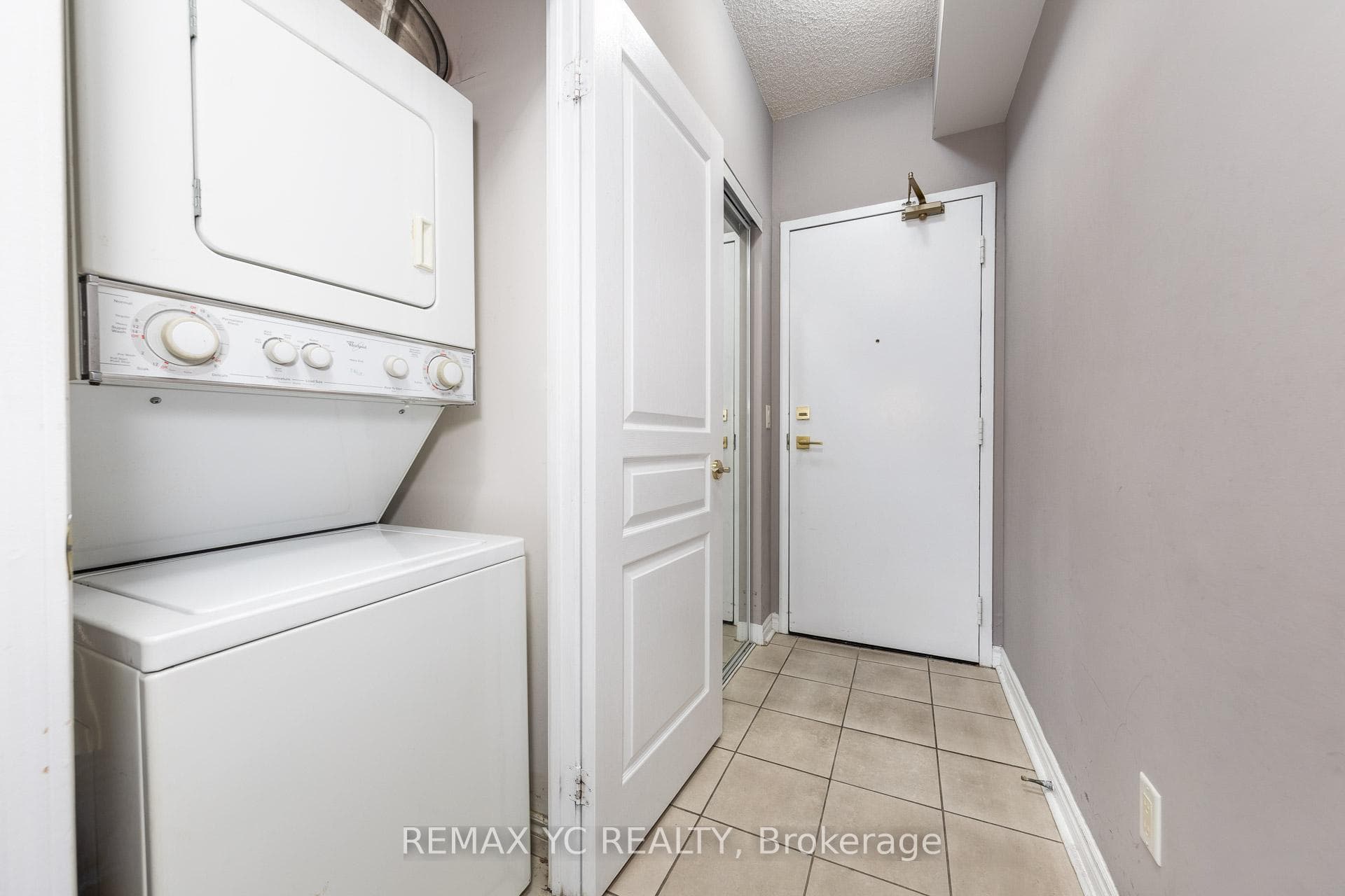 28 Byng Avenue Unit 802 - Condo photo 18 of 21 in Willowdale / Newtonbrook, Ontario