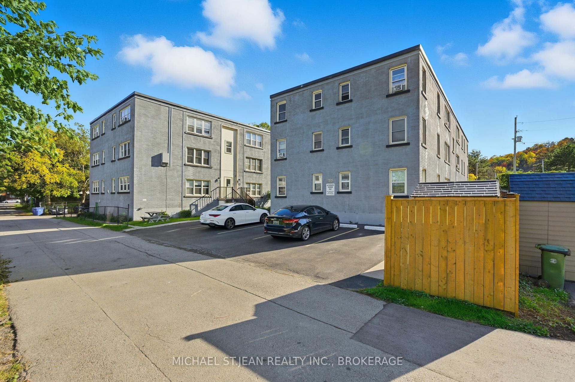 1755 King Street Unit 9 - Condo photo 5 of 32 in Hamilton, Ontario