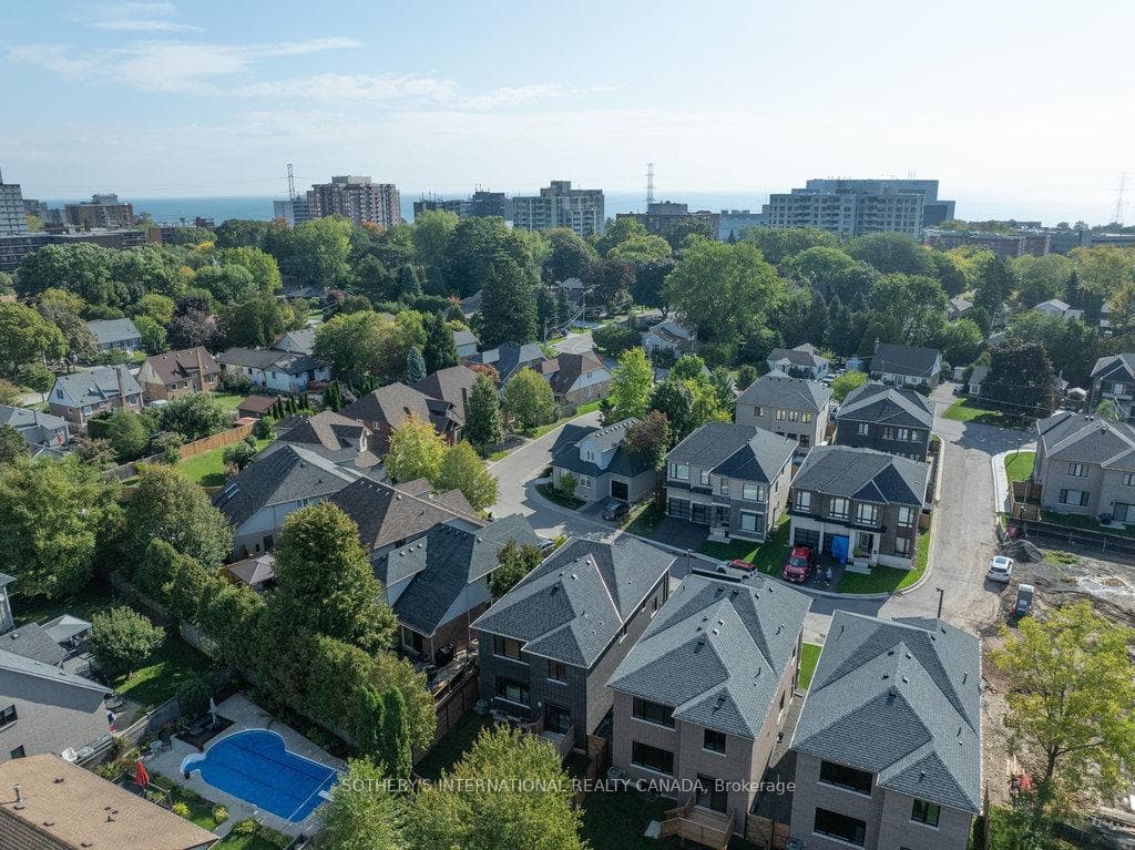 516 Markay Common - Detached photo 23 of 24 in Burlington, Ontario