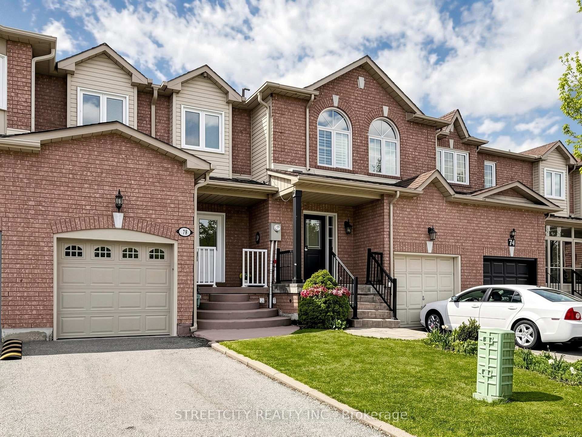 78 Waterbury Street - Townhouse photo 3 of 50 in Caledon, Ontario