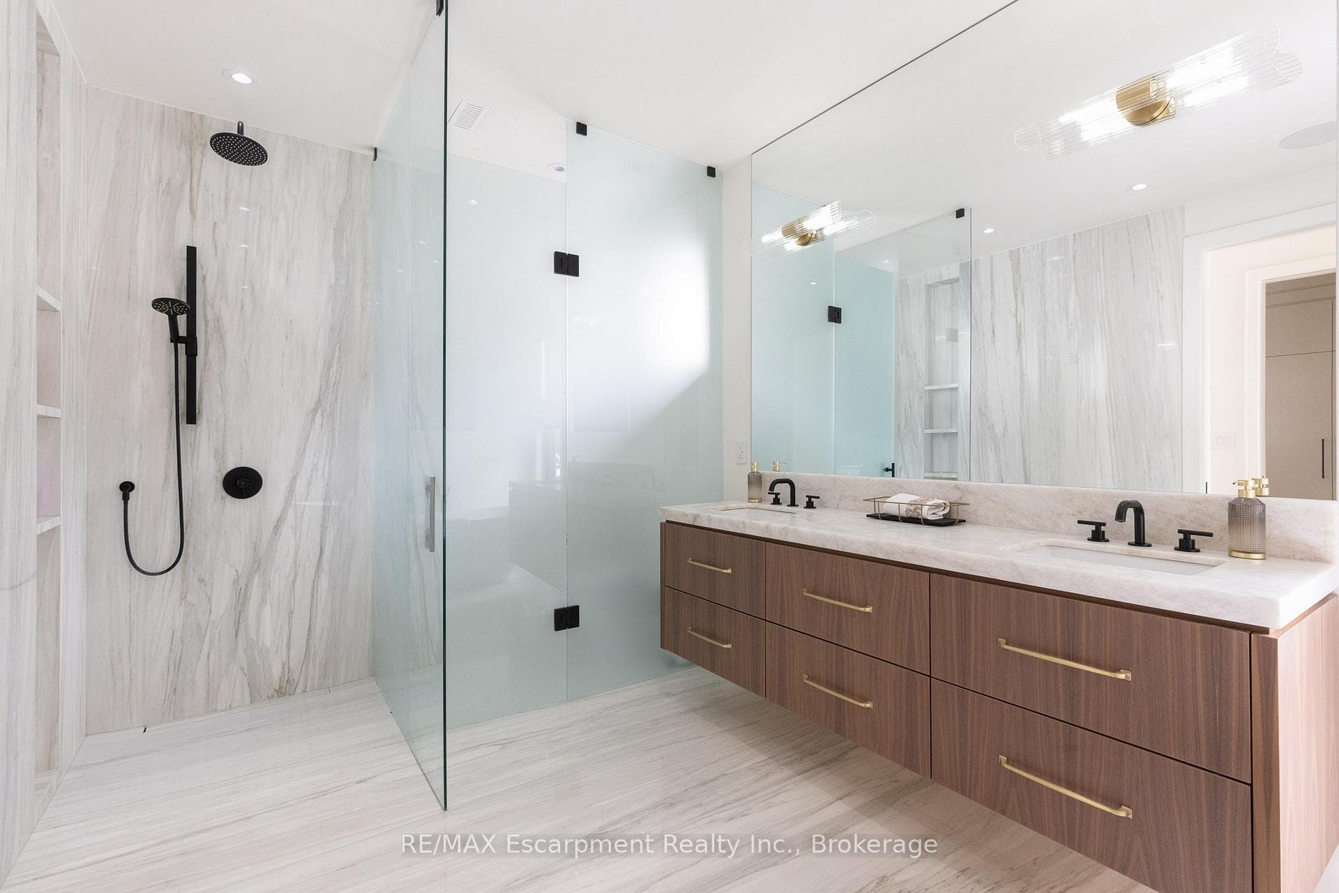 540 Patricia Drive - Detached photo 26 of 49 in Oakville, Ontario