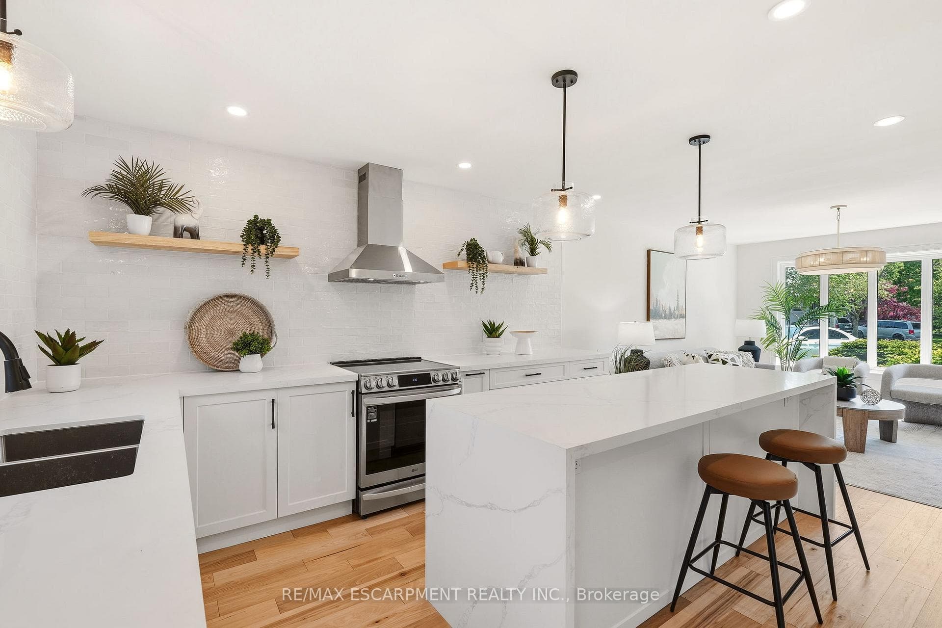 2347 Tweedsmuir Court - Detached photo 10 of 48 in Burlington, Ontario