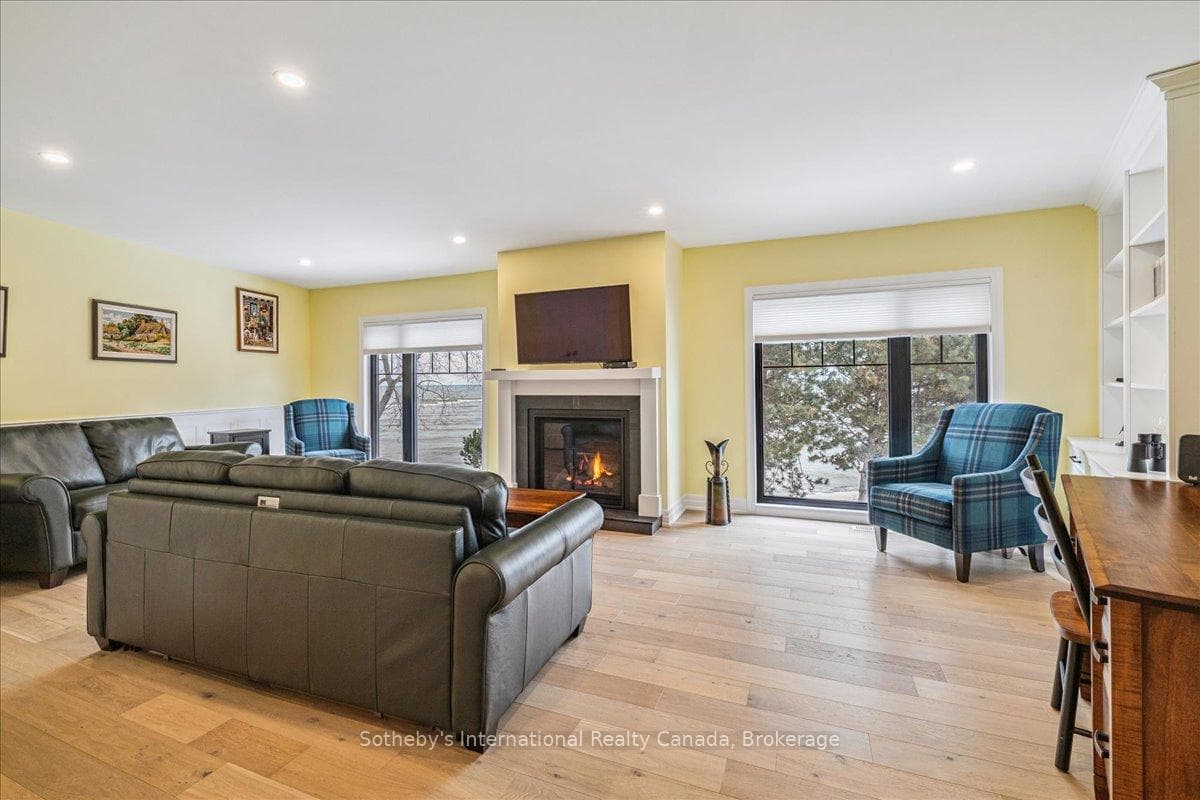 10 Southwind Terrace - Townhouse photo 16 of 43 in Oakville, Ontario