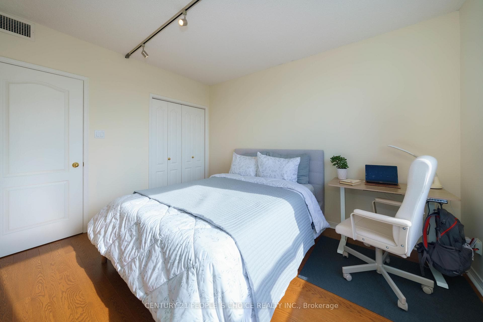 1905 Pilgrims Way Unit 506 - Condo photo 21 of 46 in Oakville, Ontario