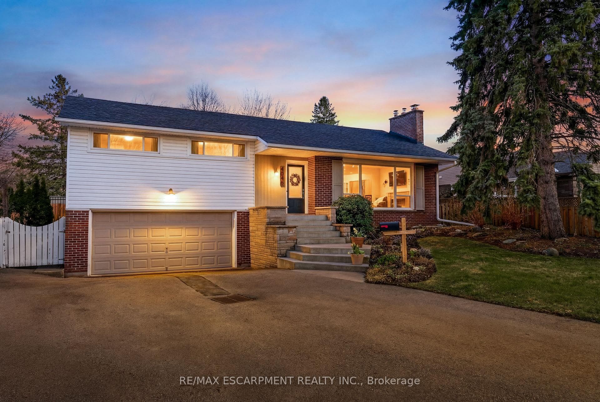 4046 Grapehill Avenue - Detached for sale in Tyandaga, Ontario