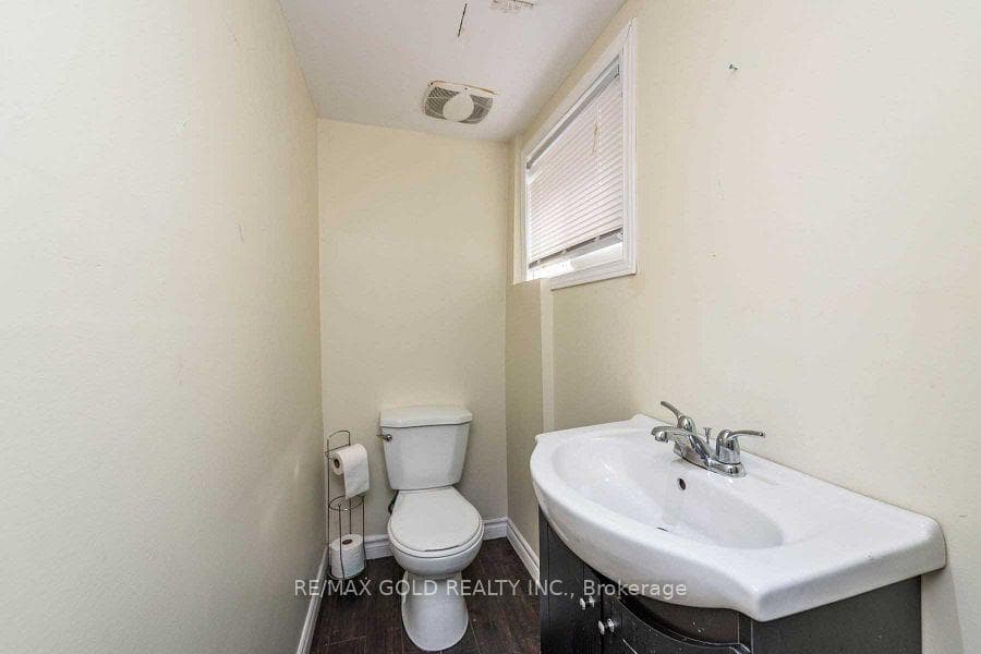 3430 Chipley Crescent - Semi-Detached photo 11 of 17 in Mississauga, Ontario