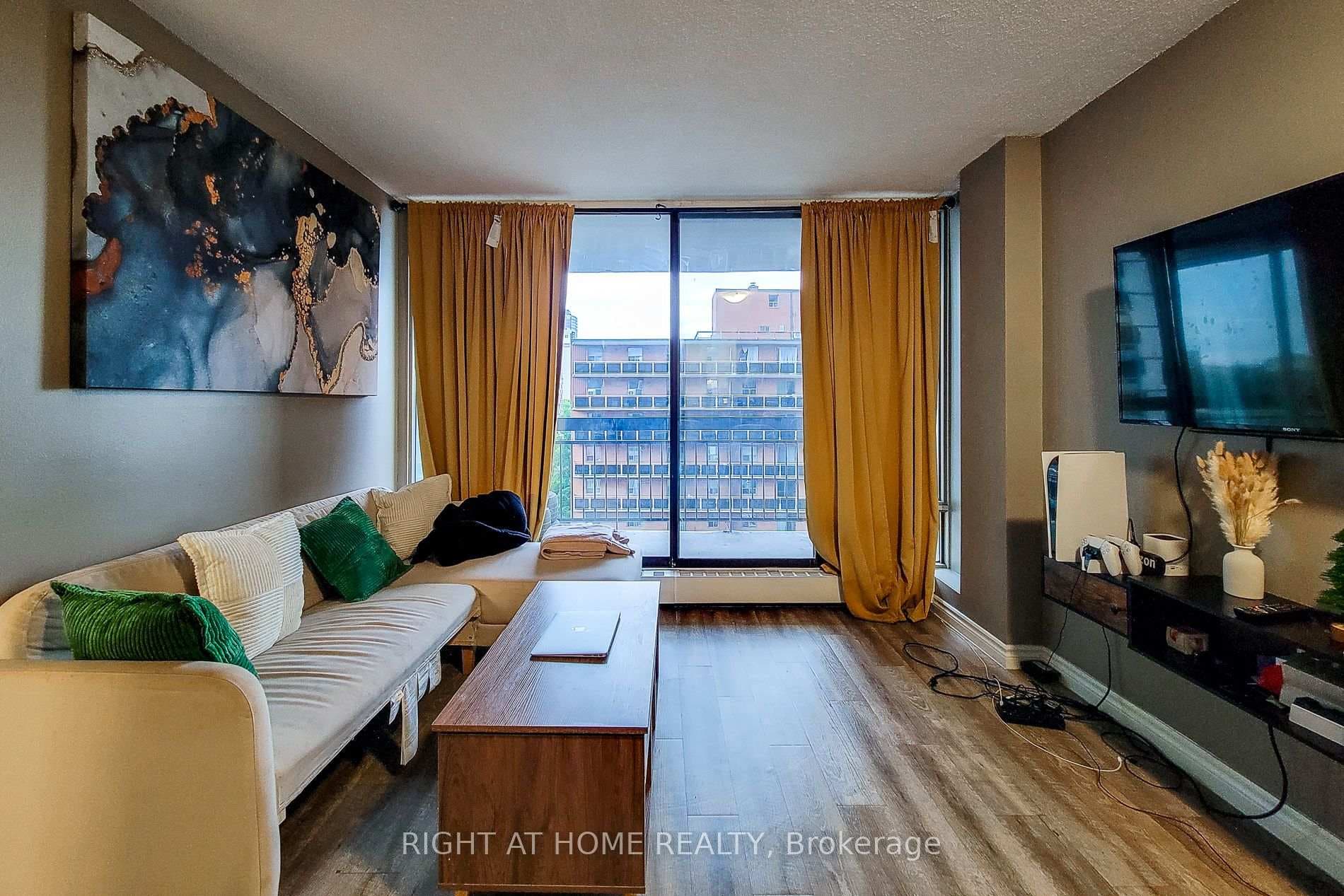 150 Charlton Avenue Unit 601 - Condo photo 21 of 26 in Hamilton, Ontario