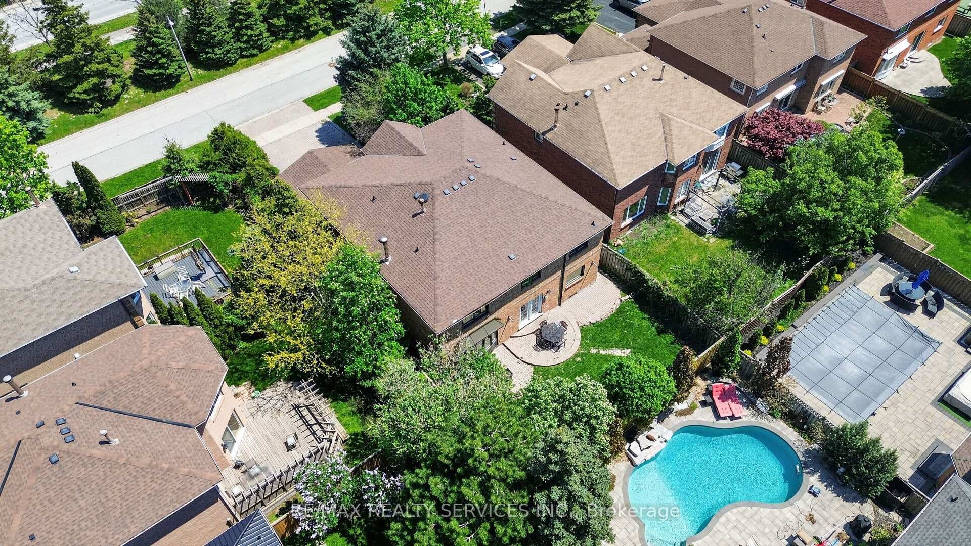 2069 Schoolmaster Circle - Detached photo 48 of 49 in Oakville, Ontario