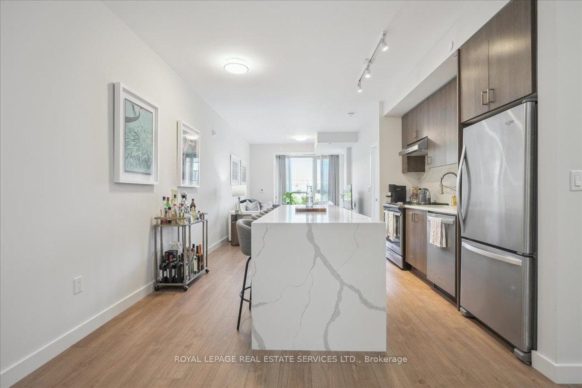 168 Sabina Drive Unit 211 - Condo photo 7 of 41 in Oakville, Ontario