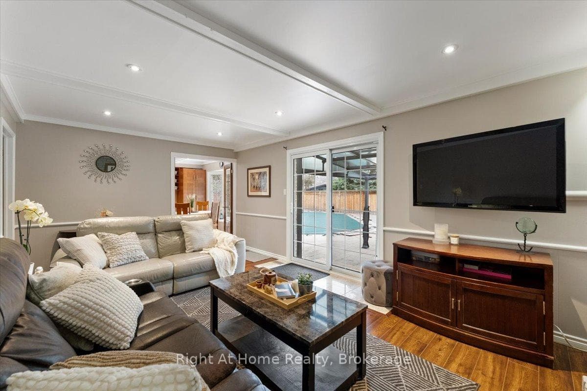 437 Shoreacres Road - Detached photo 17 of 50 in Burlington, Ontario