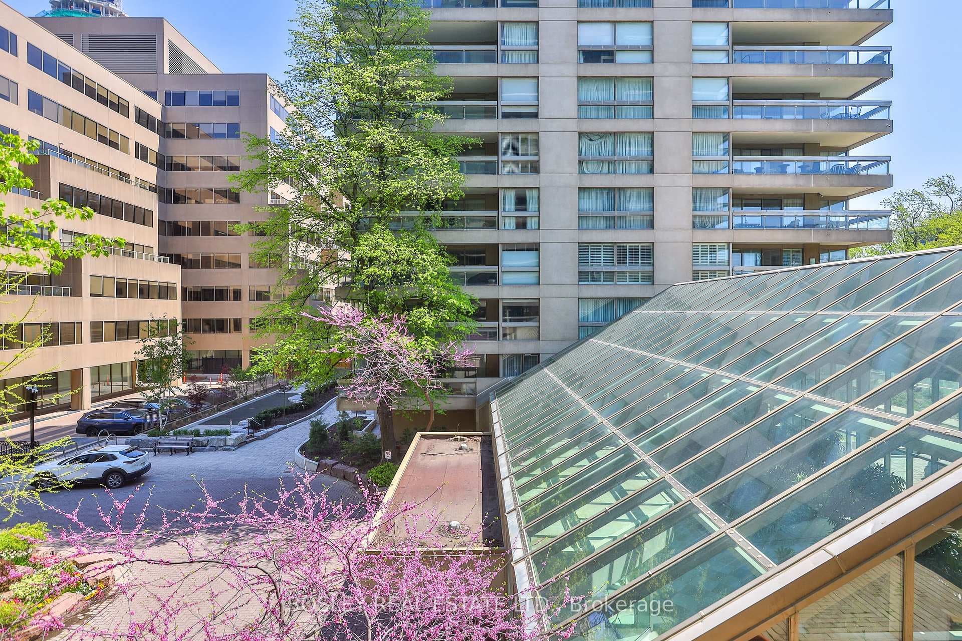 63 St Clair Avenue Unit 306 - Condo photo 26 of 34 in Annex / Yorkville / Summerhill, Ontario