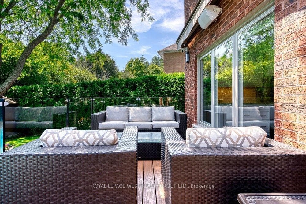 2293 Carpenters Circle - Detached photo 9 of 50 in Oakville, Ontario