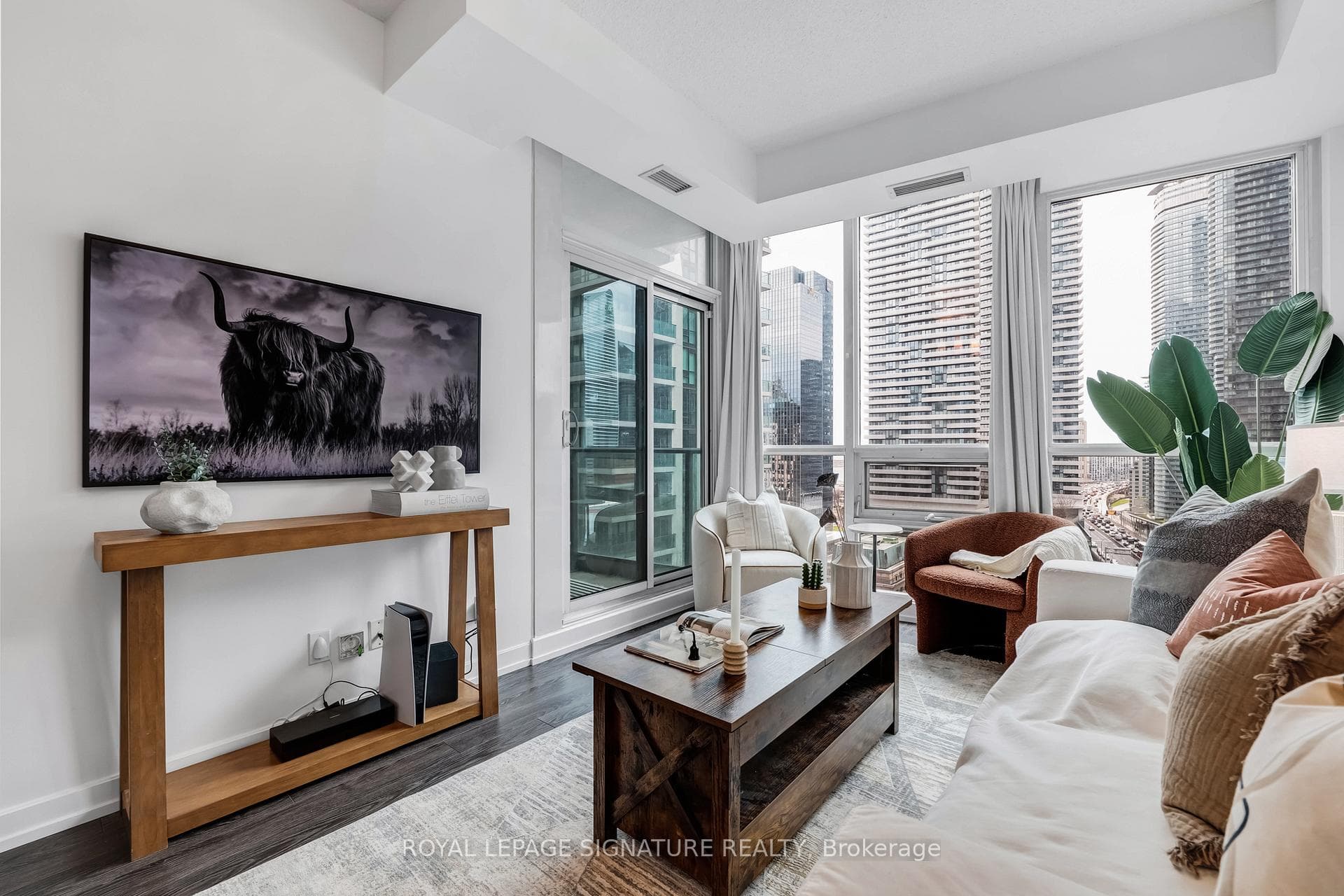 18 Harbour Street Unit 1801 - Condo photo 4 of 35 in Downtown Toronto / Waterfront, Ontario