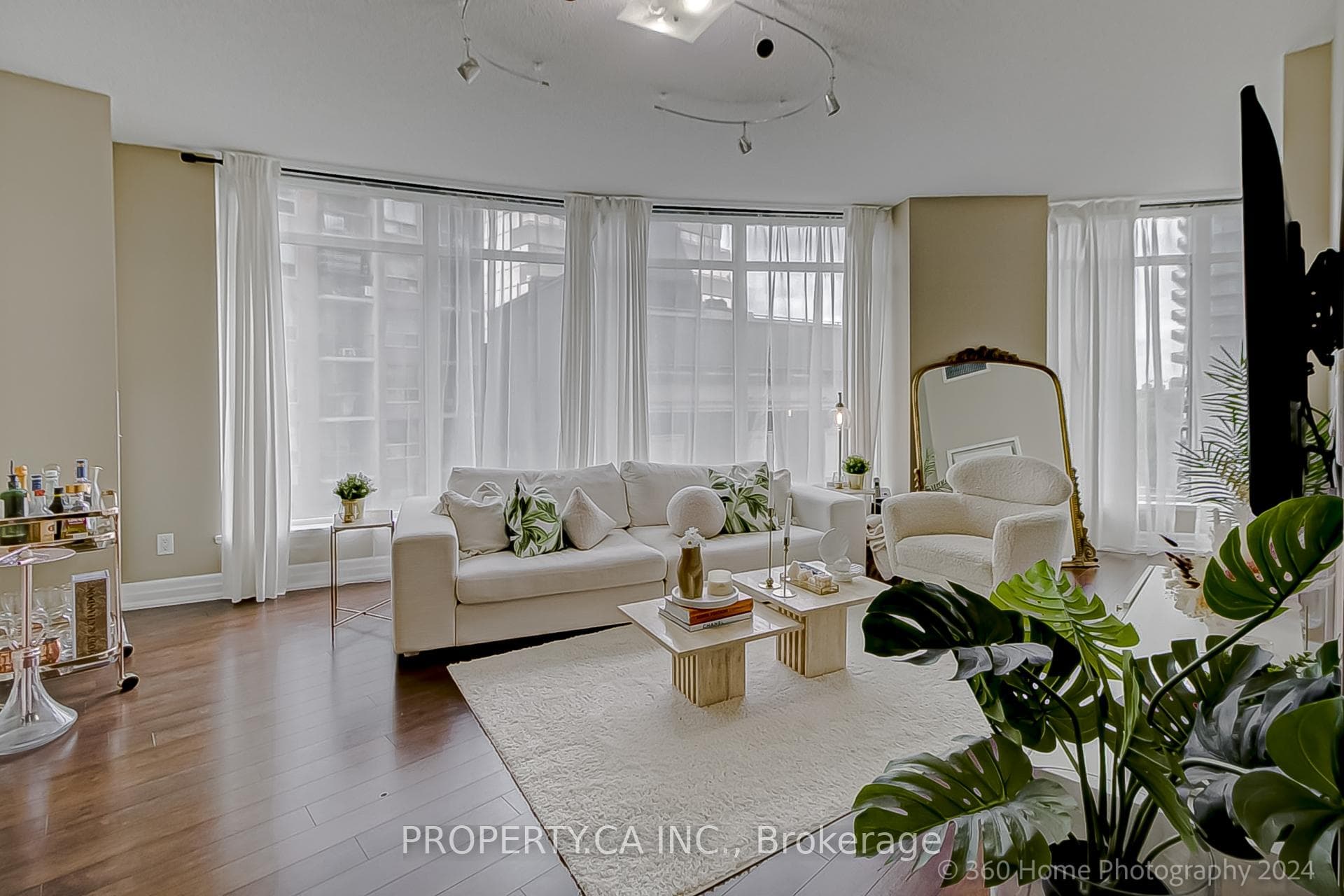 8 Scollard Street Unit 702 - condo for sale in Annex / Yorkville / Summerhill
