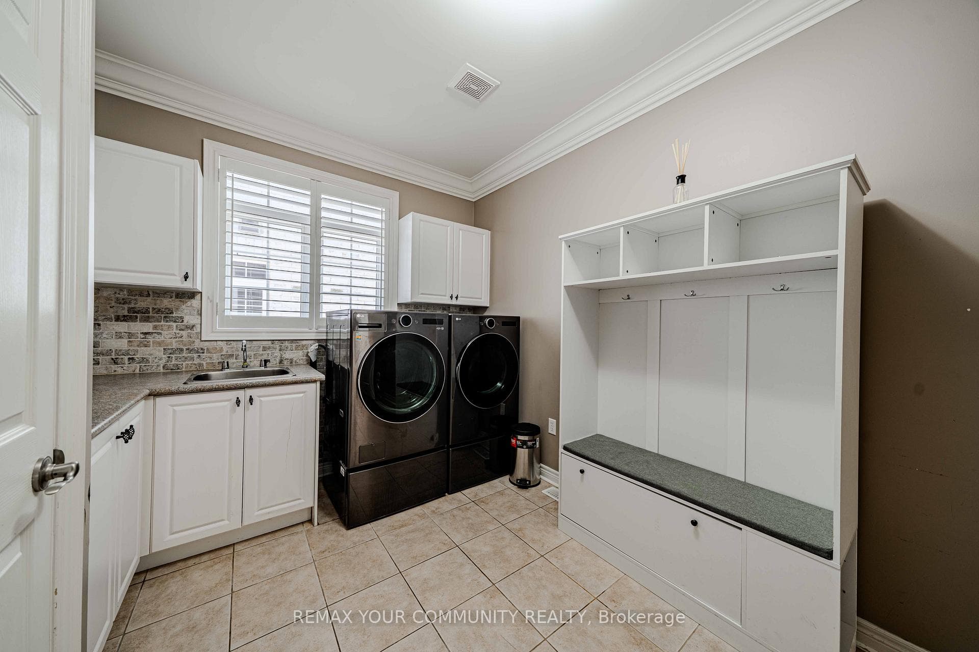 3447 Liptay Avenue - Detached photo 17 of 50 in Oakville, Ontario