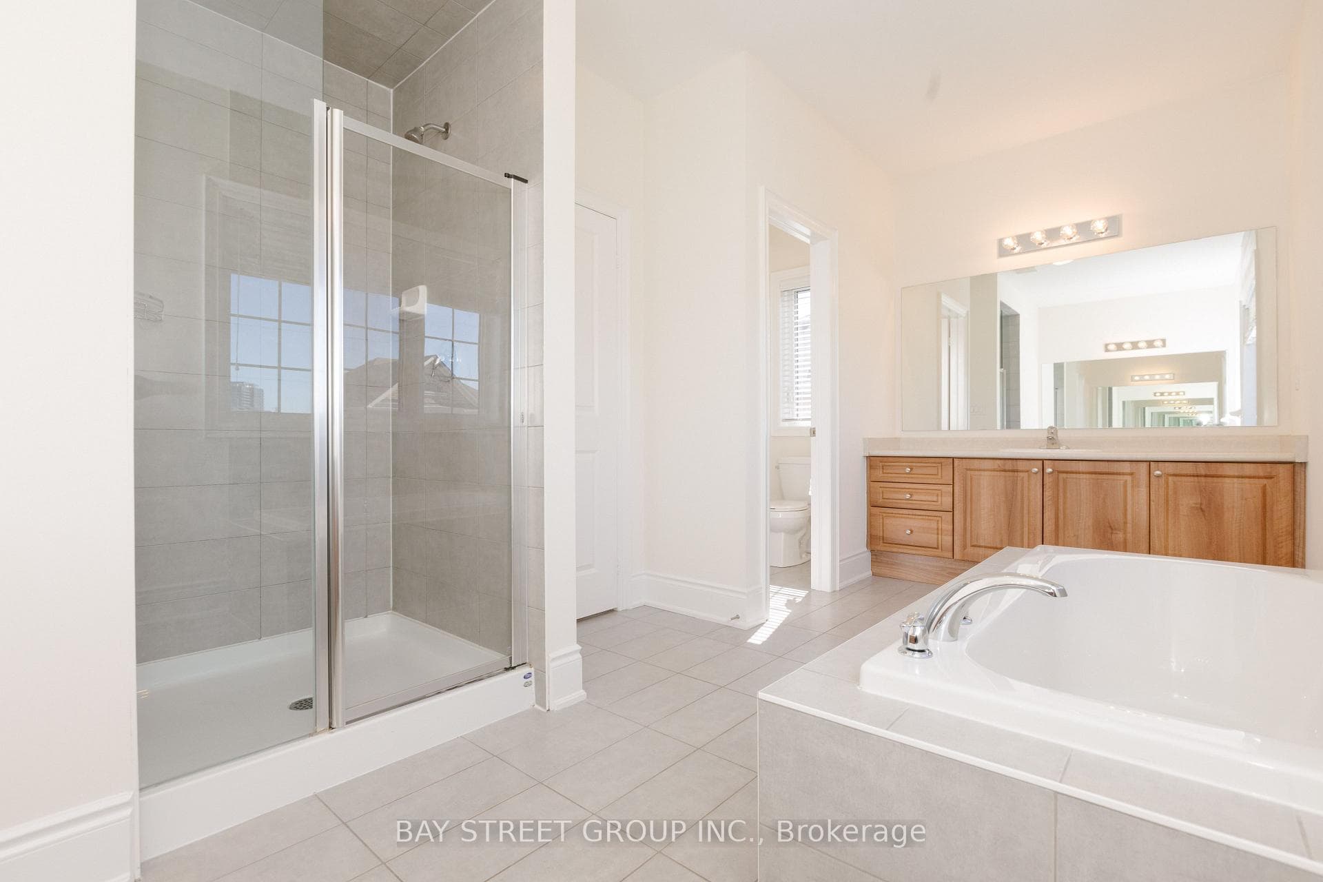 3127 Streamwood Pass - Detached photo 30 of 48 in Oakville, Ontario