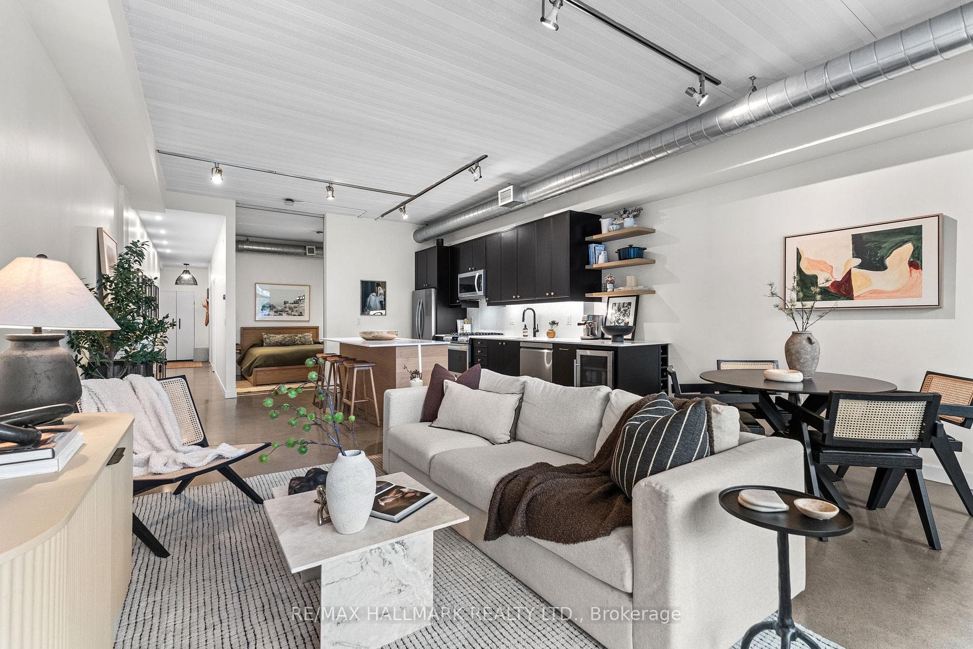 747 Queen Street Unit 202 - Condo photo 6 of 24 in Riverdale / Leslieville, Ontario