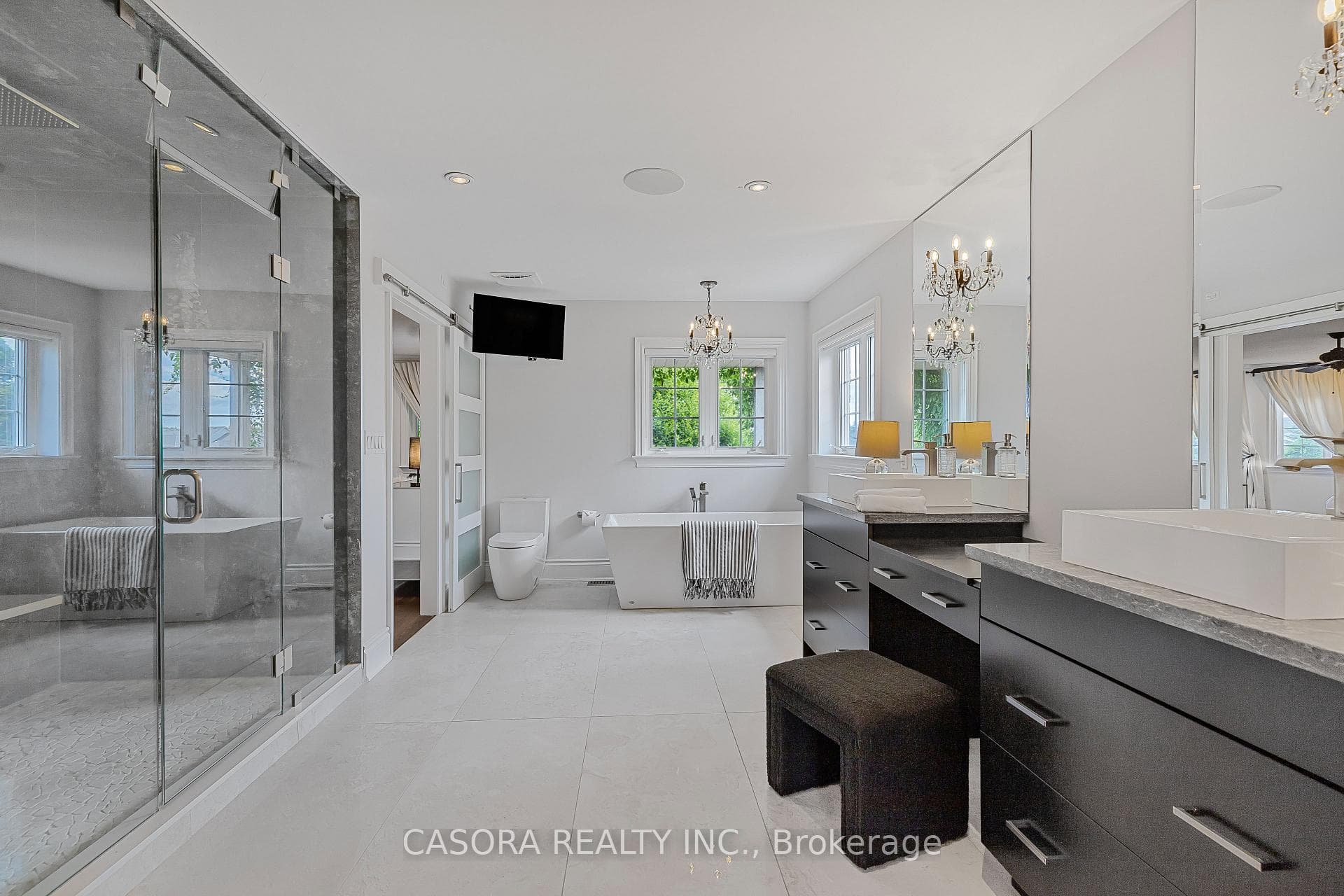 2147 Berwick Drive - Detached photo 19 of 49 in Burlington, Ontario