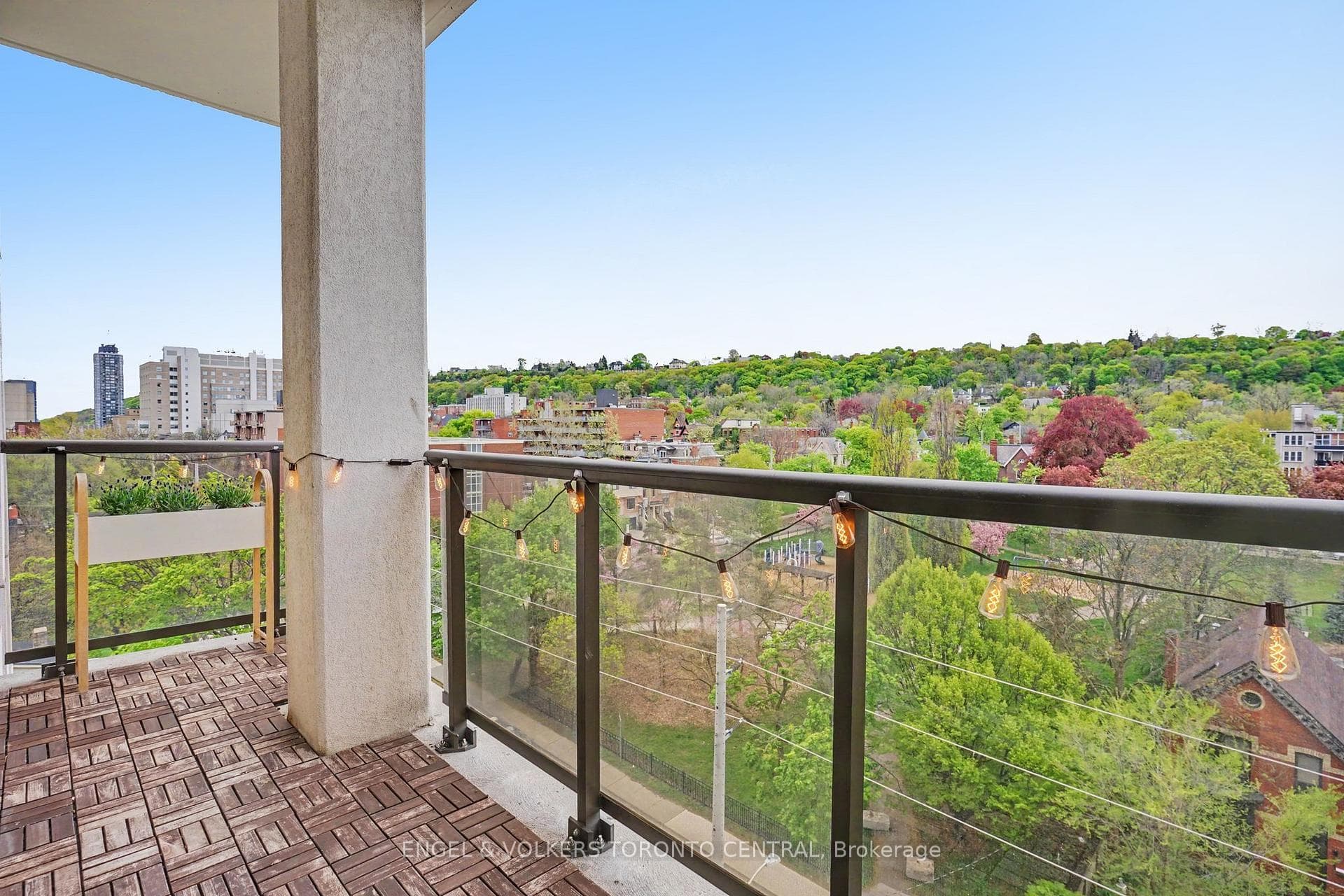 90 Charlton Avenue Unit 706 - Condo photo 12 of 20 in Hamilton, Ontario