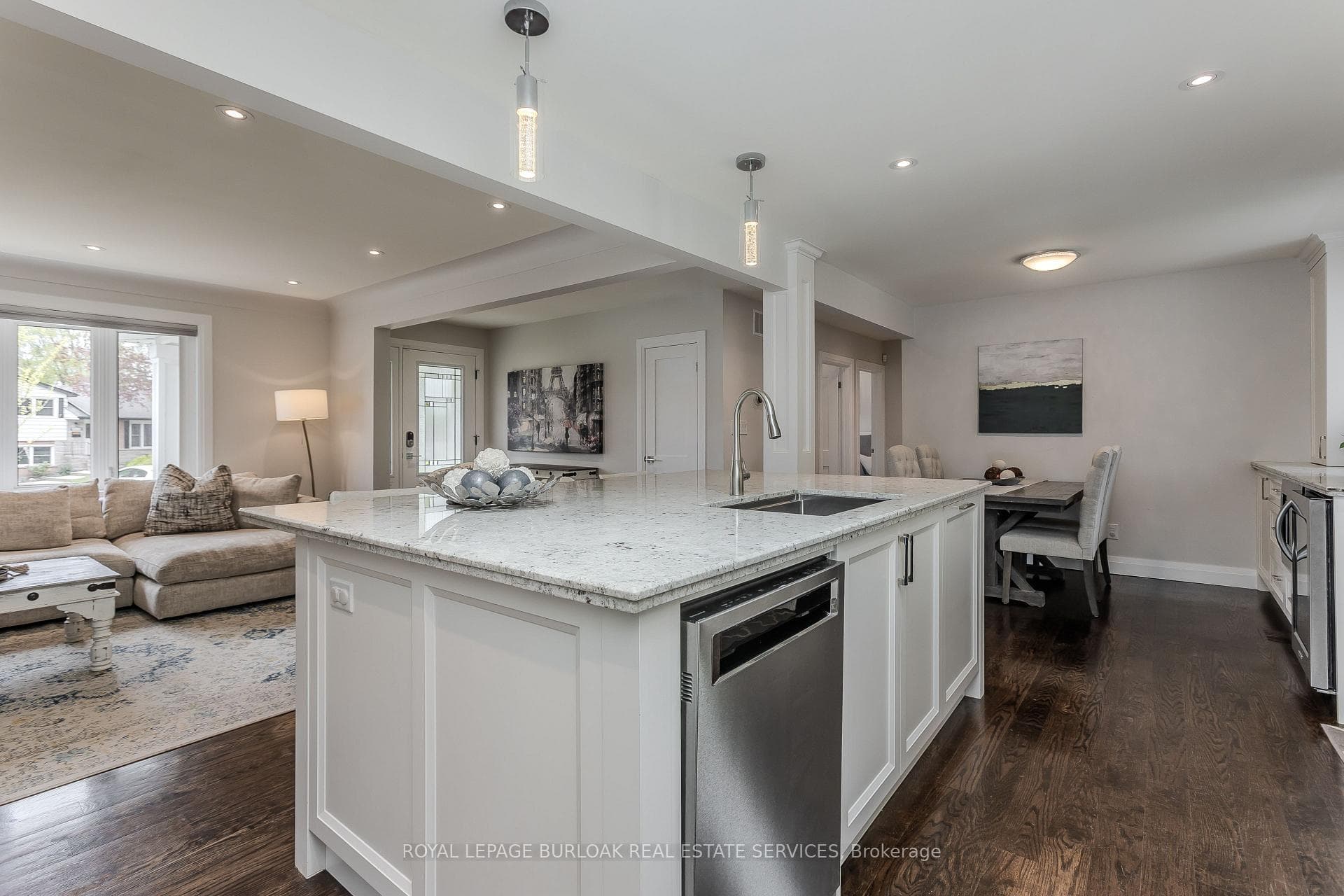 5411 Cornwall Crescent - Detached photo 12 of 34 in Burlington, Ontario