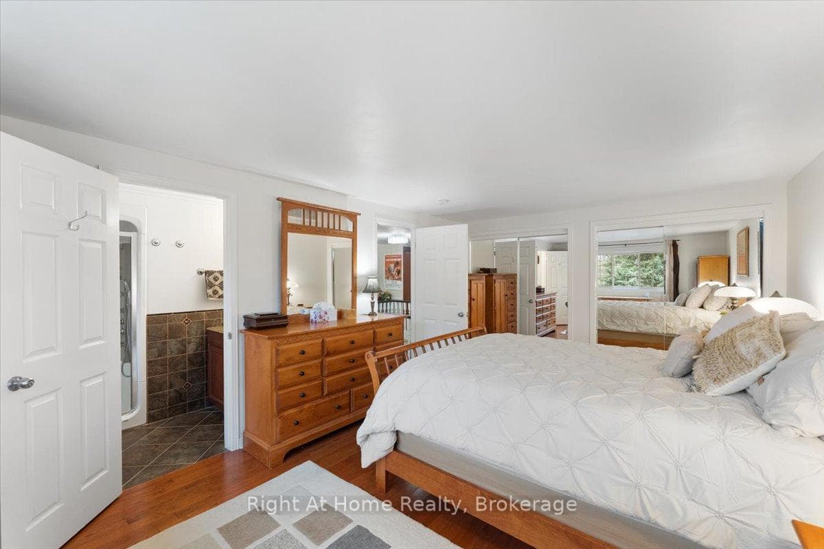 437 Shoreacres Road - Detached photo 25 of 50 in Burlington, Ontario
