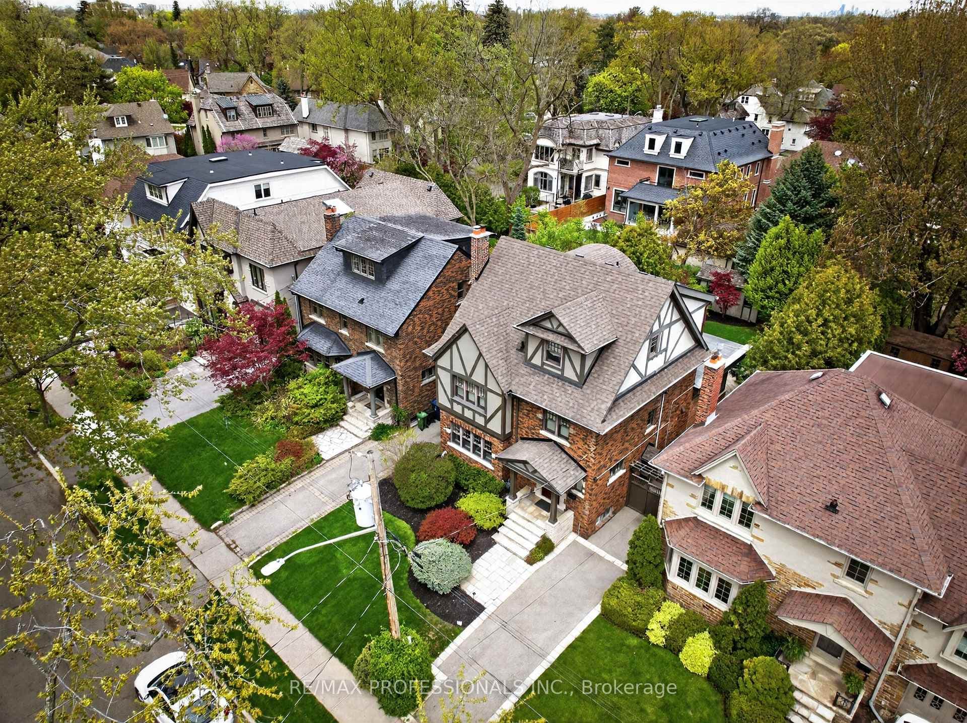 59 Grenview Boulevard - Detached photo 3 of 50 in Etobicoke (Islington / Rexdale), Ontario