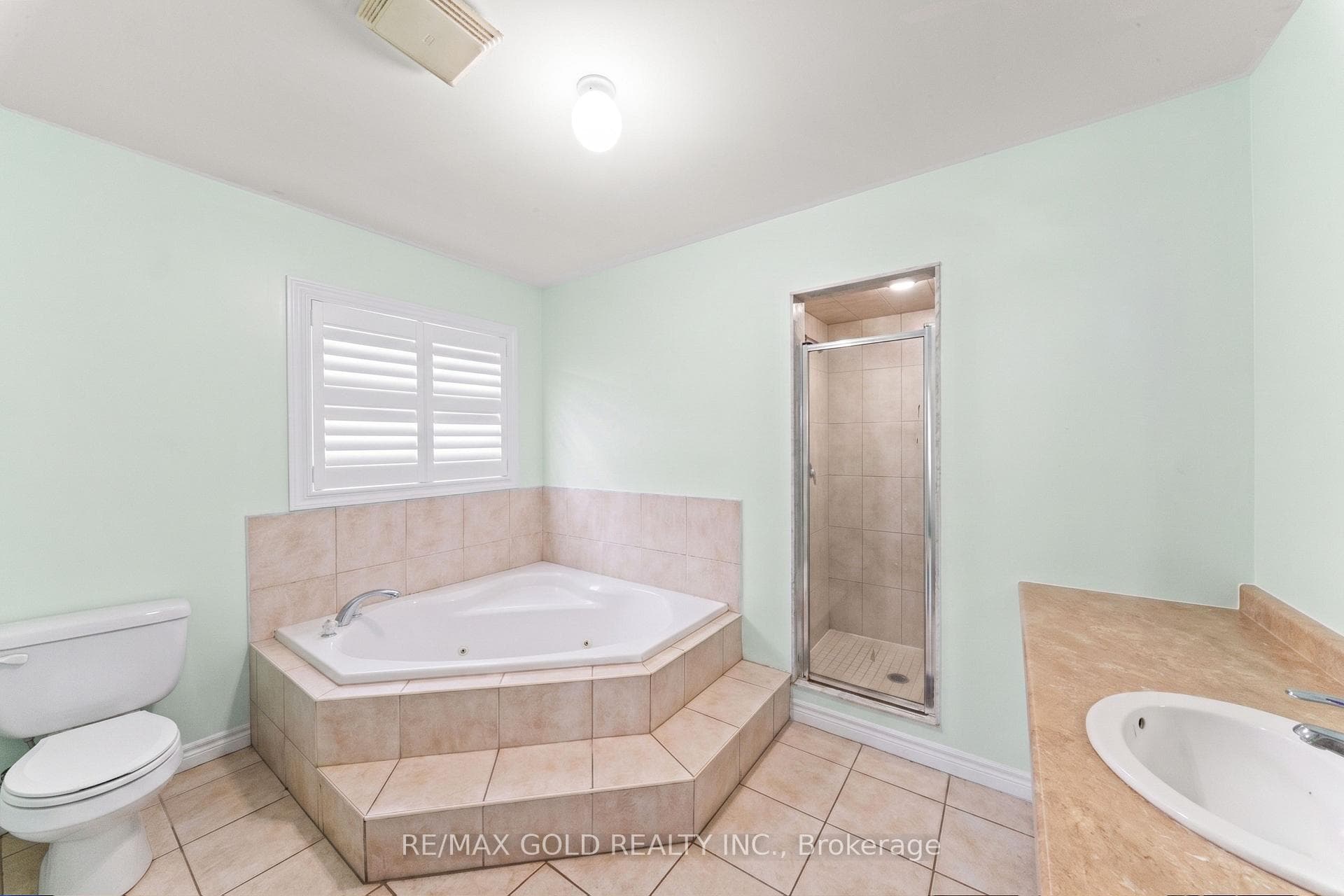 31 Ravenscliffe Court - Detached photo 19 of 32 in Brampton, Ontario