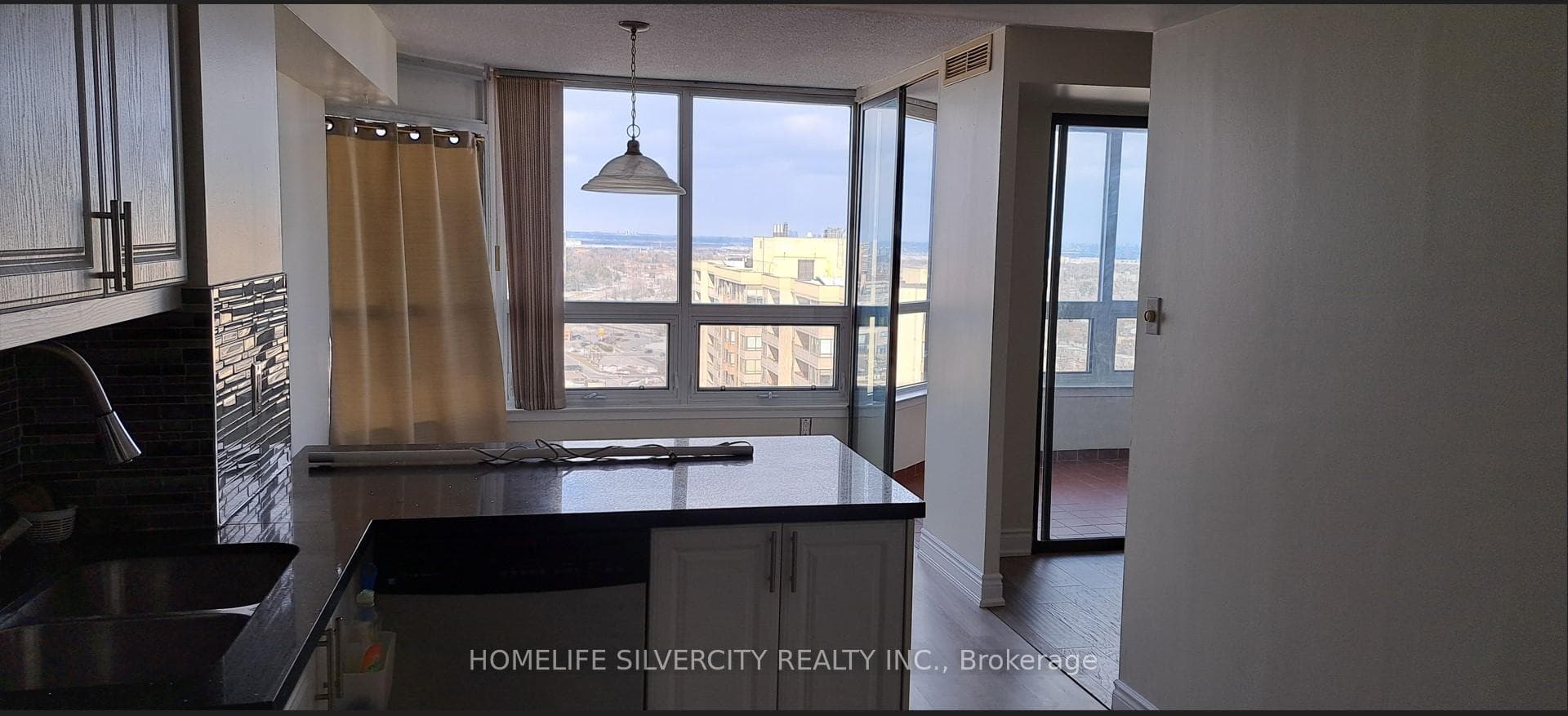 8 Lisa Street Unit 1804 - Condo photo 15 of 49 in Brampton, Ontario
