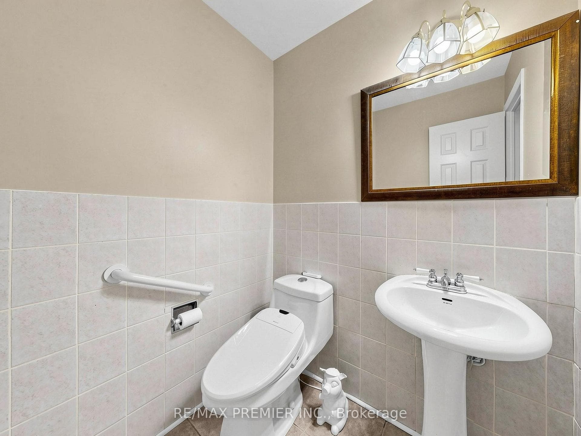 4579 Guildwood Way - Detached photo 12 of 31 in Mississauga, Ontario