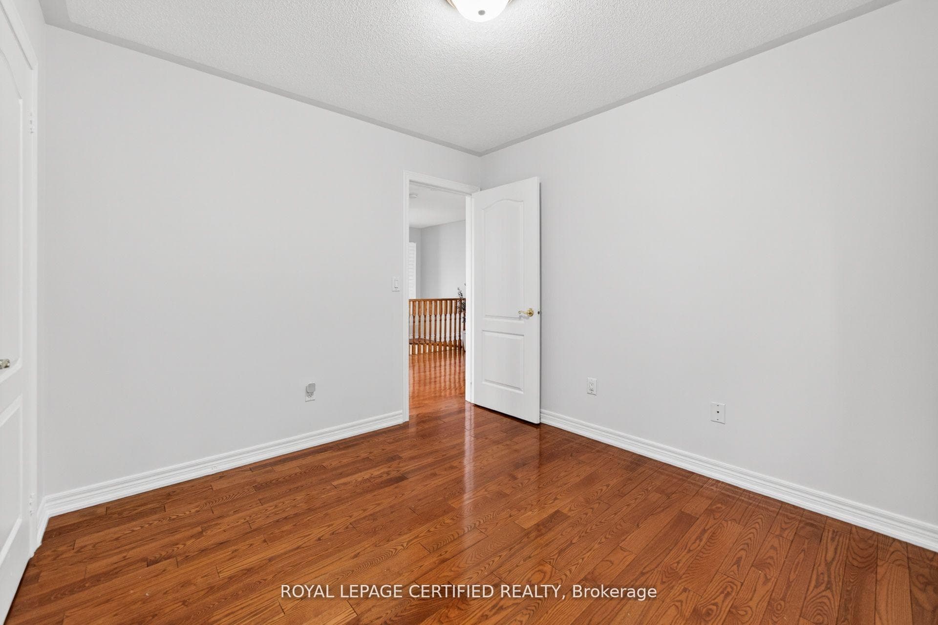 643 Garden Walk - Detached photo 26 of 50 in Mississauga, Ontario