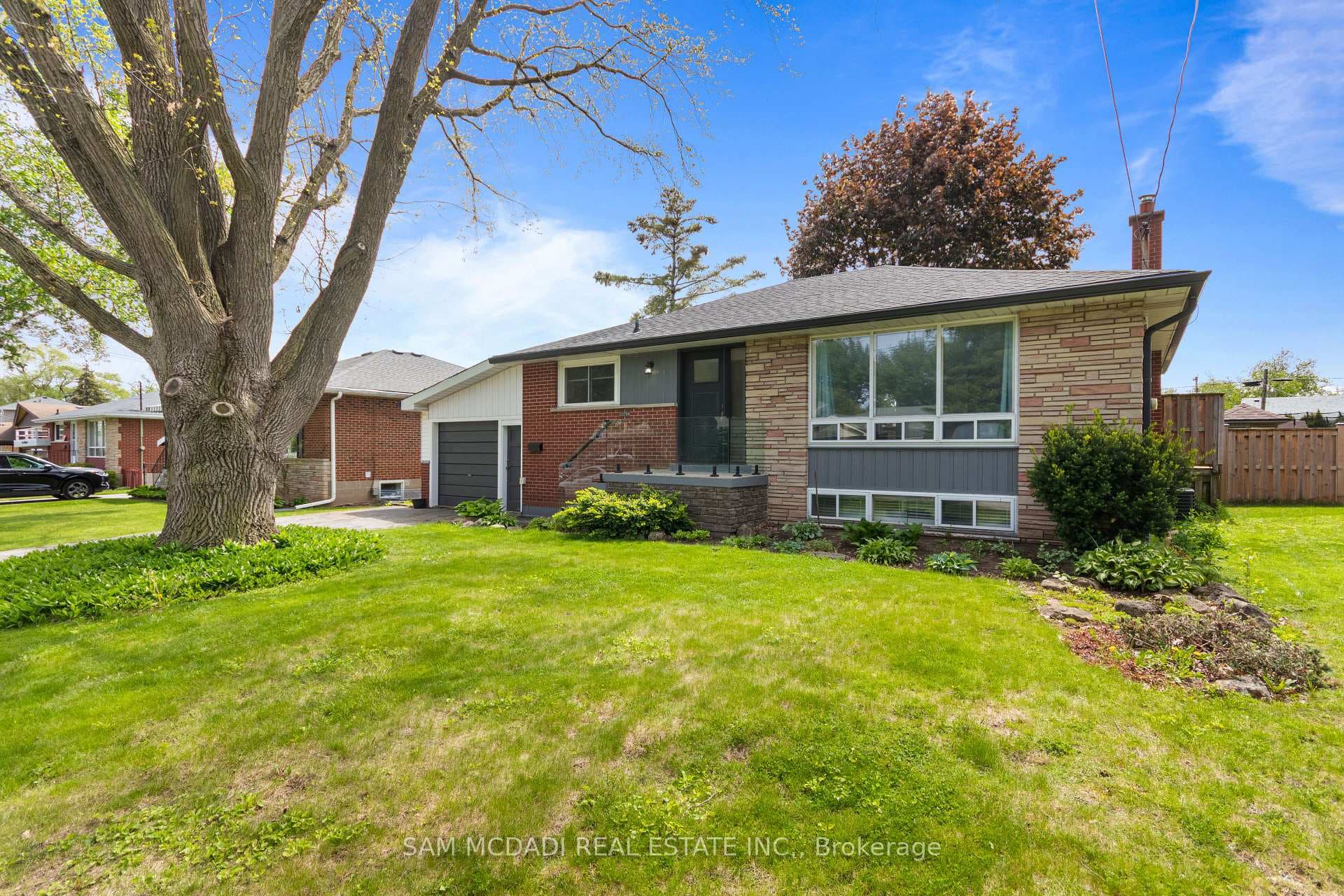 1250 Dunbar Road - Detached photo 1 of 41 in Burlington, Ontario