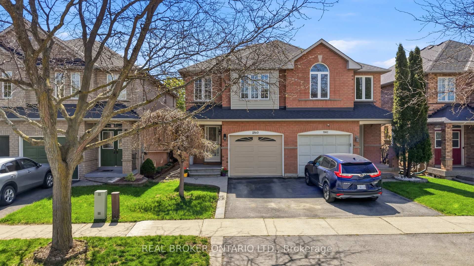 1860 Creek Way - Semi-Detached photo 2 of 44 in Burlington, Ontario