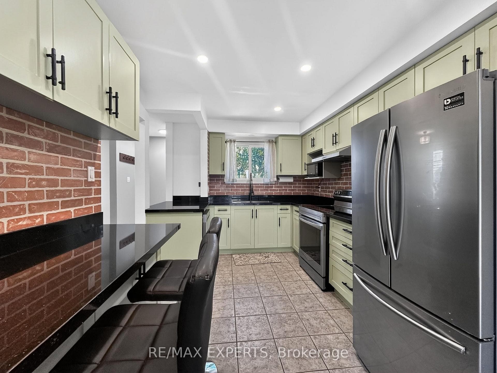 86 Sutter Avenue - Detached photo 7 of 33 in Brampton, Ontario