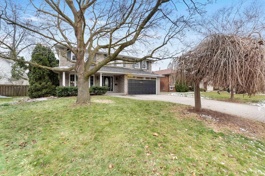 2250 Kenbarb Road - Detached photo 3 of 49 in Mississauga, Ontario