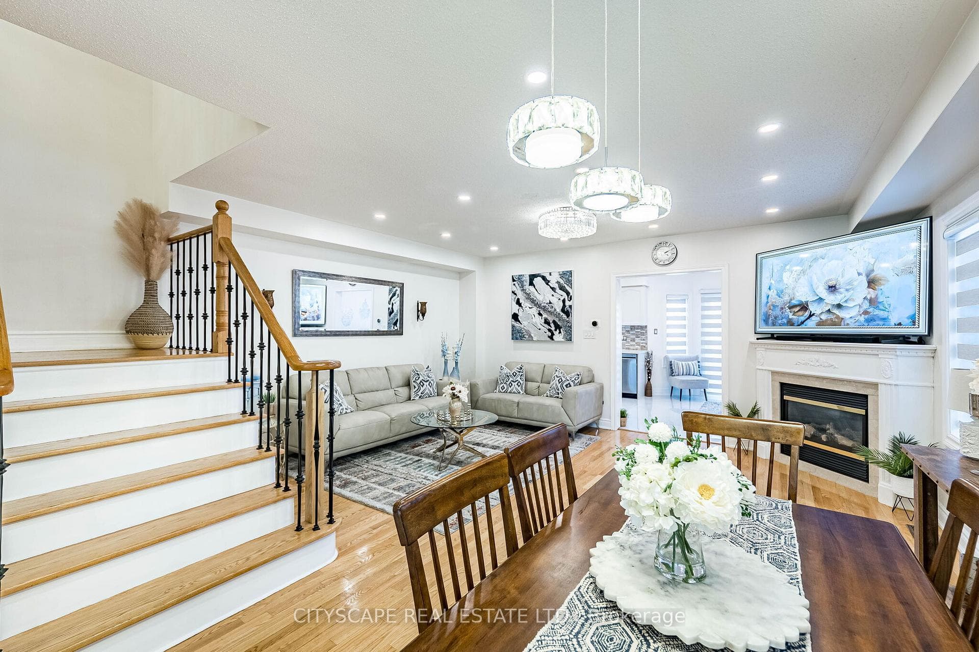 6681 Jazzy Mews - Semi-Detached photo 9 of 50 in Mississauga, Ontario