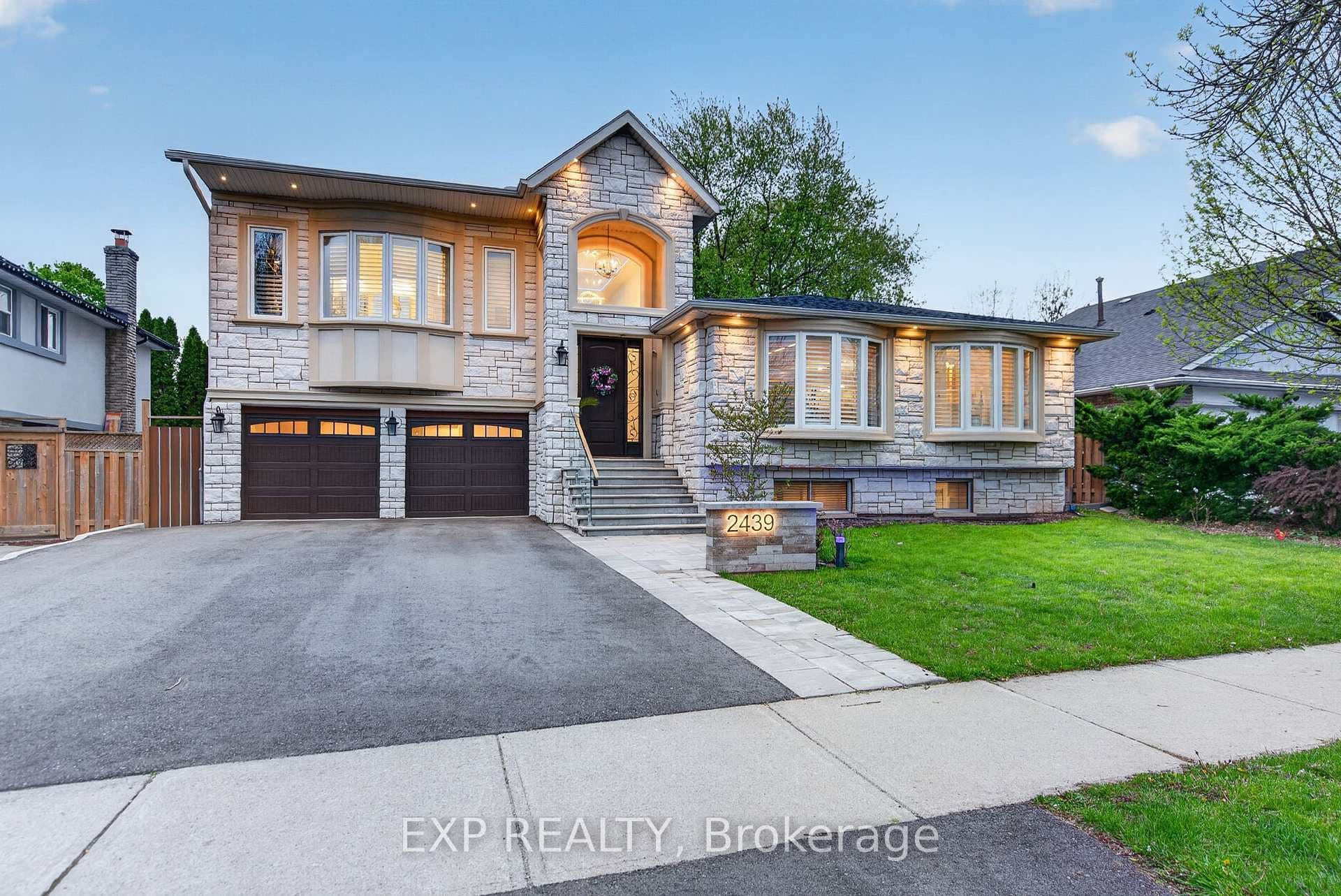 2439 Bridge Road - Detached photo 3 of 50 in Oakville, Ontario