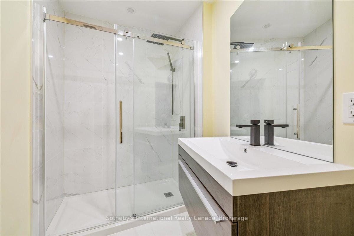 10 Southwind Terrace - Townhouse photo 33 of 43 in Oakville, Ontario