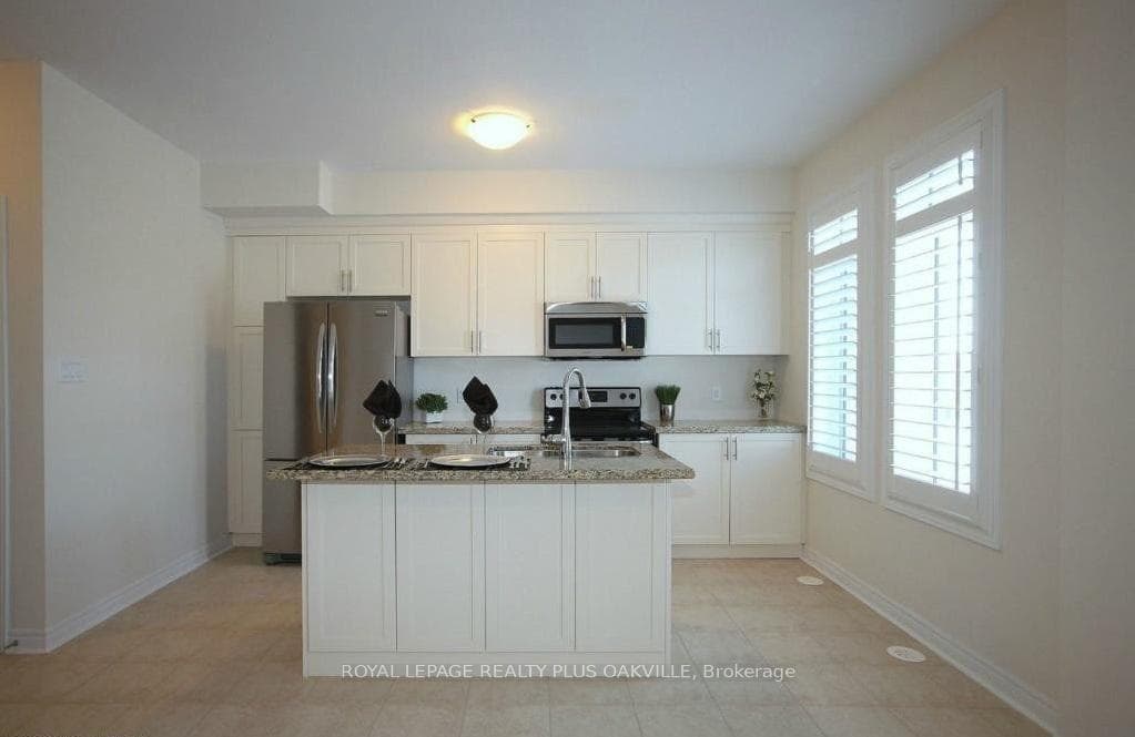 3055 Preserve Drive - Townhouse photo 7 of 30 in Oakville, Ontario